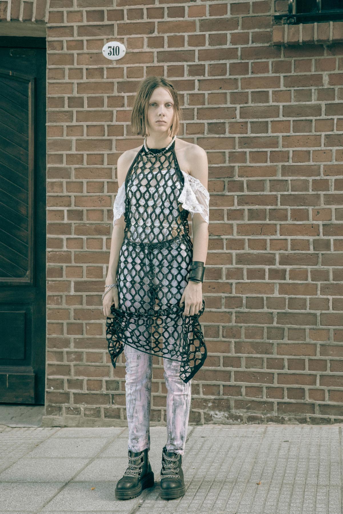 Shadow Spirit editorial, styling por Niki Trash, imagen 1