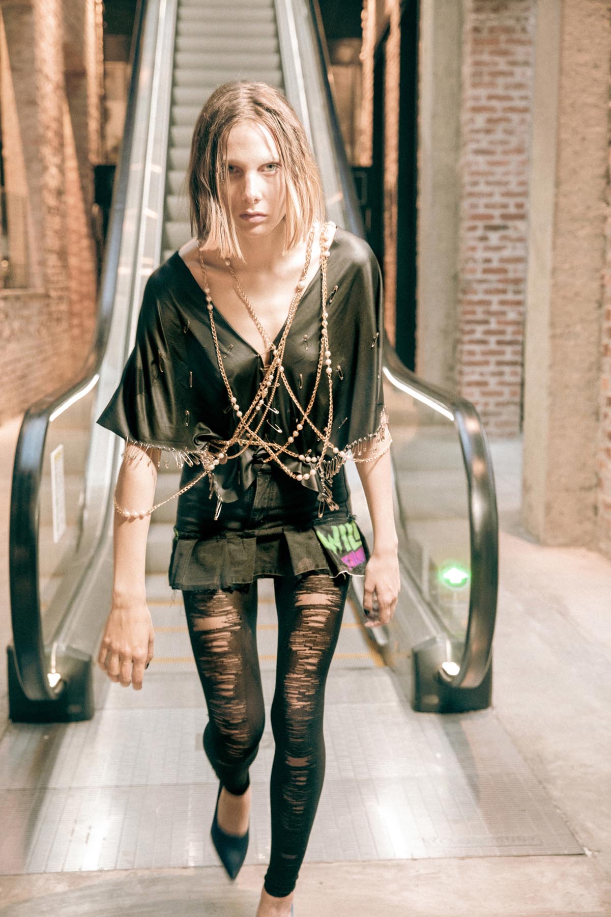 Shadow Spirit editorial, styling por Niki Trash, imagen 2